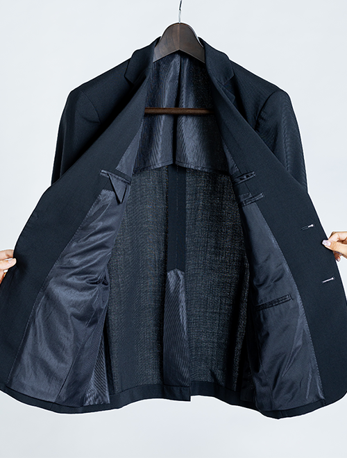 写真:夏用フォーマルスーツ